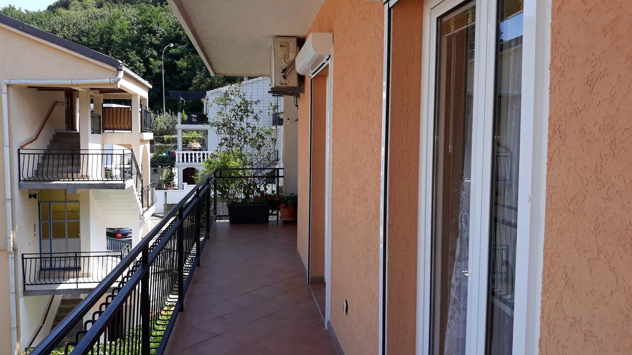 Guesthouse Djacic Μπούντβα Εξωτερικό φωτογραφία